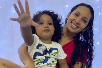 Mirivan Moraes Soares, e o filho, Matheus Soares de Oliveira, de 2 anos (Foto: Reprodução/redes sociais)