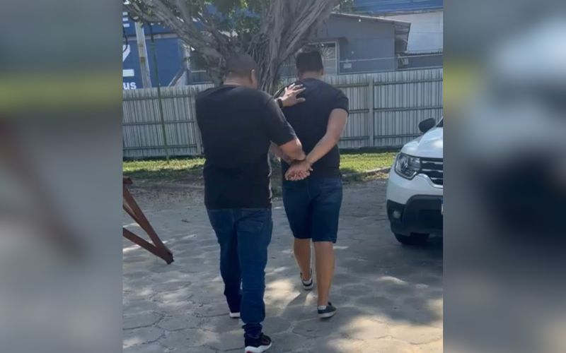 O homem foi preso em uma unidade hospitalar, localizado na zona Norte de Manaus (Foto: Divulgação/PC)