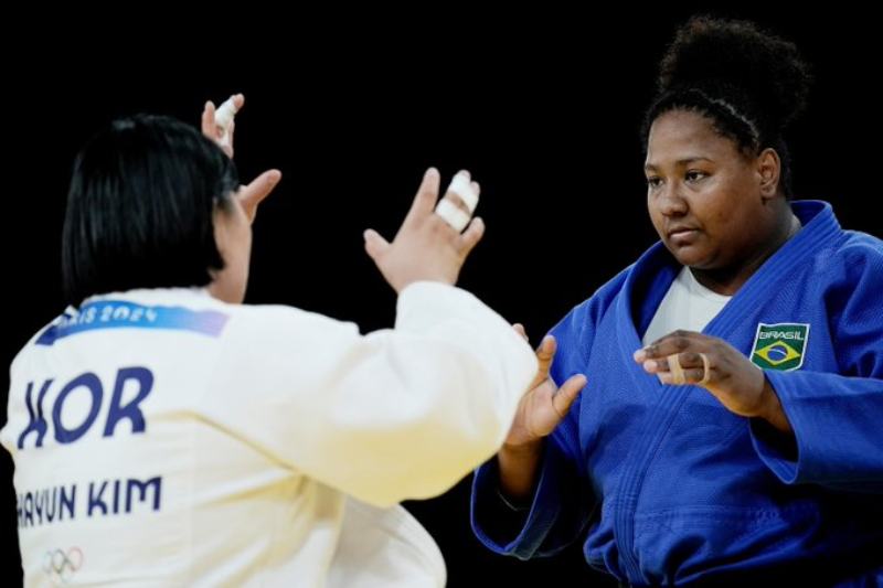 Bia Souza venceu israelense e conquistou o ouro em Paris (Imagem: Reprodução/CazéTV)