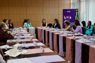 Ministra Cida Gonçalves (centro) anunciou campanha de combate ao feminicídio Foto: Ministério das Mulheres/Divulgação)