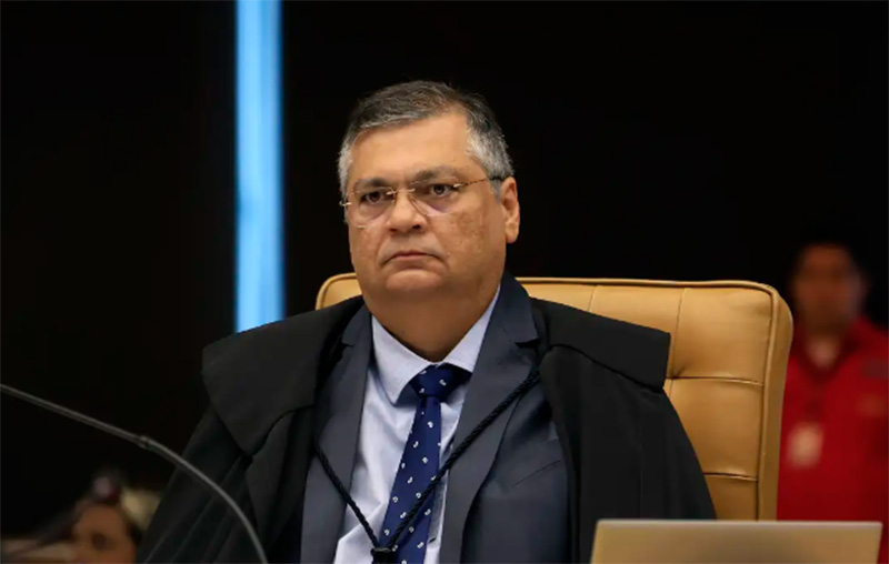 Dino suspendeu regra que igualou em 55 anos a idade mnima para aposentadoria de homens e mulheres que so policiais civis e federais (Foto: Rosinei Coutinho/SCO/STF)