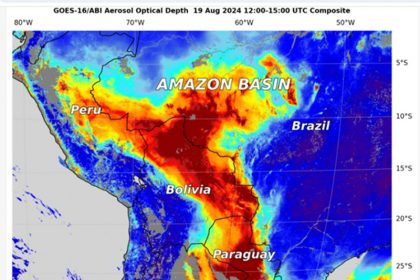 Imagem do satélite NOAA mostra mancha vermelha e laranja sobre o Amazonas (Imagem: NOAA/Reprodução)