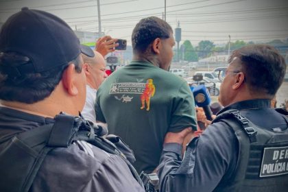 Vinícius Heiringer deixando a DEHS (Delegacia Especializada em Homicídios e Sequestros) (Foto: Divulgação/PC)