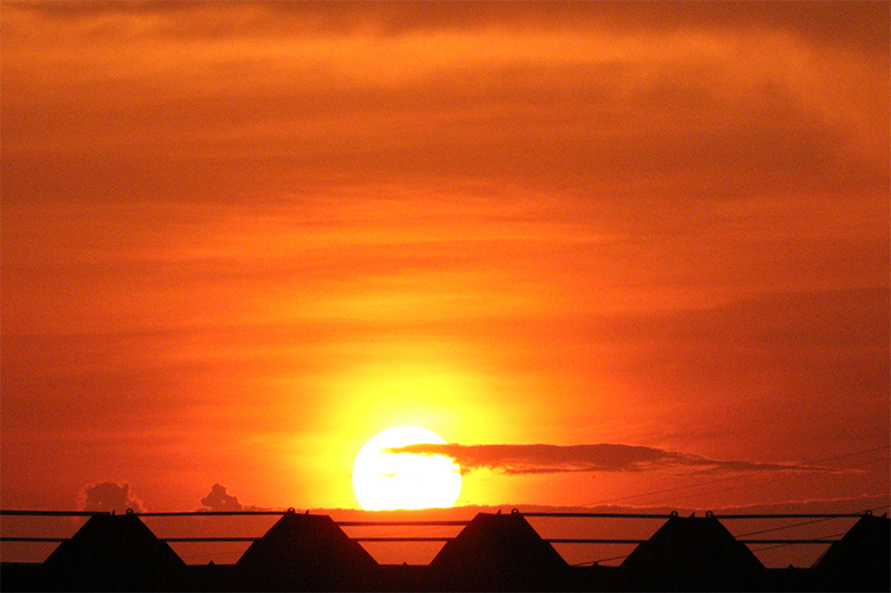 Sol intenso em Manaus; temperatura mxima de 38 graus (Foto: Valter Calheiros/AM ATUAL)