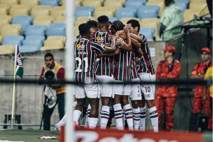Jogadores do Fluminense comemoram gol salvador de Cano (Foto: Lucas Merçon/Fluminense FC)