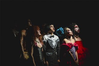 'Sebastião' conta história de sete drag queens na ditadura (Foto: Hamyle Nobre/Divulgação)