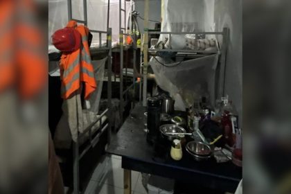 Trabalhadores eram mantidos em alojamento insalubre (Foto: MPT-BA/Divulgação)