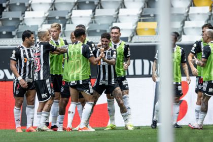 Jogadores comemoram gol que assegurou vitória do Atlético-MG (Foto: Pedro Souza/Atlético-MG/Galo)