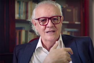 Ator Ney Latorraca morreu nesta quinta em consequência de um câncer (Imagem: YouTube/Reprodução)