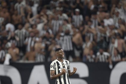 Luiz Henrique foi eleito o craque do Brasileirão pela CBF (Foto: Vitor Silva/Botafogo FR)
