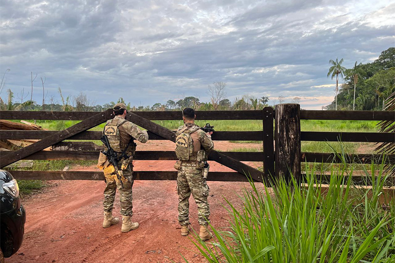 Agentes federais interditaram fazenda no sul do Amazonas com grande área desmatada (Foto: PF/Divulgação)