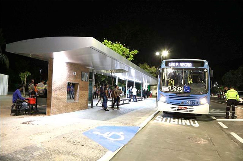 parada de ônibus da Ponta Negra
