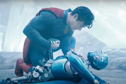 David Corenswet em cena do novo Superman: filme resgata herói original da DC (Imagem: Trailer/YouTube)