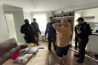 Fernando Curtti quando foi preso: ofensas racistas contra deputada (Foto: Polícia Civil do RS/Divulgação)