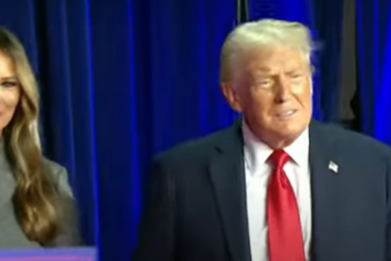 Cerimônia de certificação da eleição de Donald Trump ocorreu no Capitólio (Imagem: CBS News/YouTube/Reprodução)