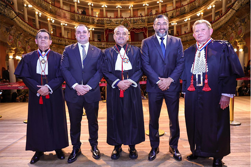 Airton Gentil , Roberto Cidade, Jomar Fernandes, o governador Wilson Lima e José Hamilton na solenidade de posse dos desembargadores na direção do TJAM (Foto: Herick Pereira/Divulgação)