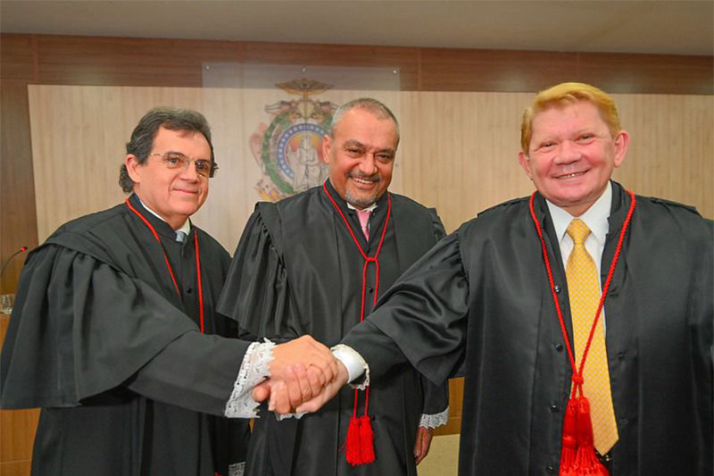 Airton Luís Gentil, Jomar Fernandes e José Hamilton Saraiva tomam posse na presidência do TJAM (Foto: Chico Batata/TJAM)
