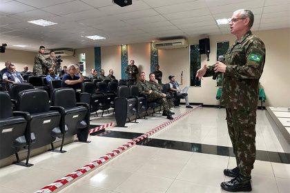 General Costa Neves: "Na Amazônia, Exército não pode se restringir a uma só atividade" (Foto: Milton Almeida/AM ATUAL)