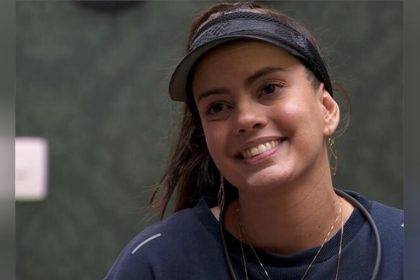 Fernanda Bande disse sim ao pedido de casamento do namorado (Imagem: TV Globo/YouTube)