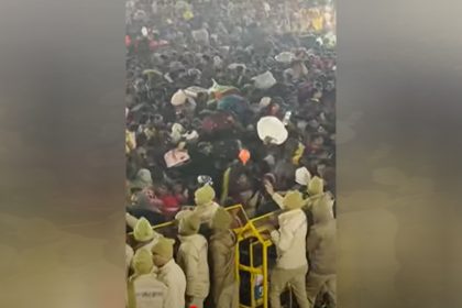 Multidão no festival hindu Kumbh Mela: tumulto e mortes (Imagem: YouTube/Reprodução)