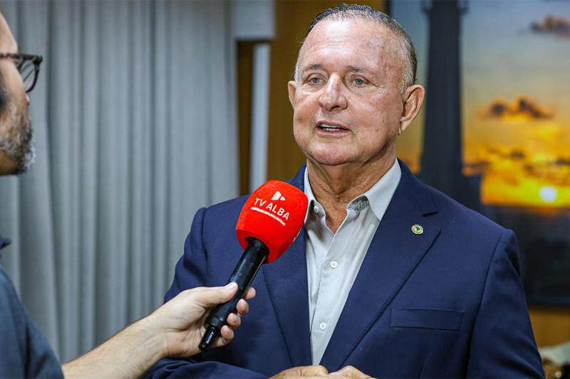 Deputado Adolfo Menezes foi afastado do cargo de presidente da ALBA por ordem do STF (Foto: Vanner Casaes/Agência ALBA)