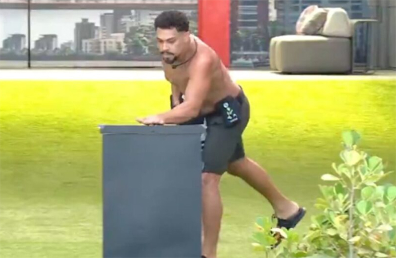 Vinícius apertou botão e gerou situações diversas no BBB 25 (Imagem: Globoplay/Reprodução/YouTube)