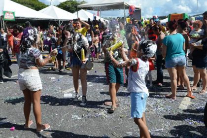 Ministério busca proteger crianças no carnaval (Foto: Antonio Cruz/ABr)