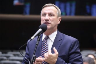 Sanderson alega que legislar sobre poder de polícia é de competência do Congresso (Foto: Bruno Spada/Agência Câmara)