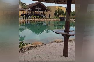 Resort tinha piscina, academia de ginástica, área gourmet e servia de lazer para traficantes (Imagem: G1/YouTube/Reprodução)