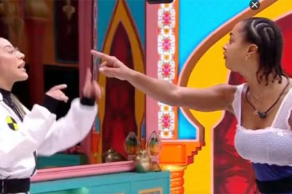 Renata discute com Aline ao retornar ao BBB 25 (Imagem: Globoplay/Reprodução)