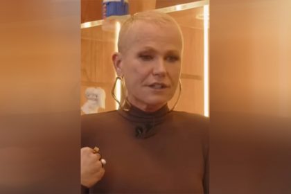 Xuxa revela que fez implante capilar (Imagem: YouTube/Reprodução)