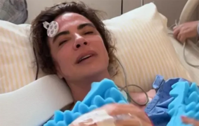 Apresentadora Luciana Gimenez postou foto logo após a cirurgia: recuperação dolorosa (Imagem: Instagram/Reprodução)