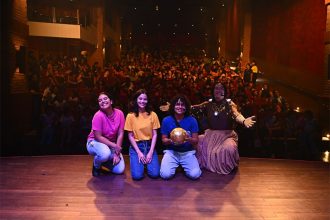 Atrizes e atores do projeto 'A Escola Vai ao Teatro': arte cênica gratuita para estudantes (Foto: Divulgação)