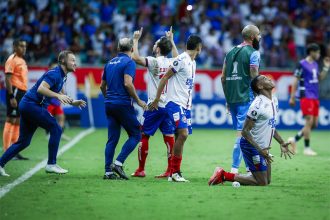 Jogadores do Bahia festejam gol que garantiu vitória e classificação na Libertadores (Foto: Rafael Rodrigues/EC Bahia)