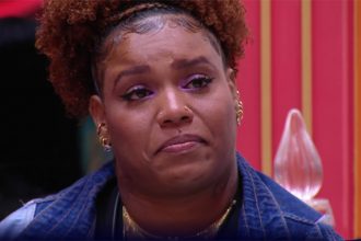 Camilla disputou o Paredão com Renata e Vilma, que se mantiveram no reality (Imagem: Globoplay/Reprodução)
