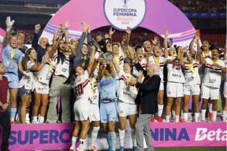 Jogadoras do São Paulo festejaram o título inédito (Foto: Rubens Chiri/São Paulo FC)
