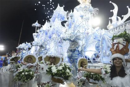 Carnaval Beija-Flor: escola homenageou diretor e conquistou público e jurados (Foto: Tomaz Silva/ABr)
