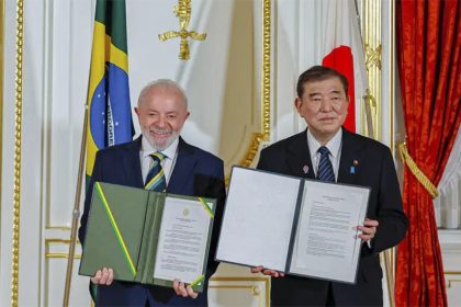 Presidente Lula com o primeiro-ministro do Japão, Shigeru Ishiba: acordos comerciais (Foto: Ricardo Stuckert/PR)