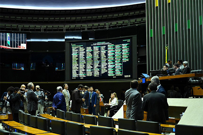 Plenário do Congresso: Orçamento será maior para Vale-Gás e seguro-desemprego e menor para o Bolsa Família (Foto: Andressa Anholete/Agência Senado)