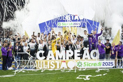 Jogadores do Corinthians festejam título do Paulistão sobre o Palmeiras (Foto: Lucas Correa/Enquadrar/Estadão Conteúdo)