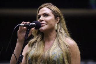 Deputada Silvye Alves apresentou projeto sobre bacharel em direto condenado por violência contra a mulher (Foto: Mario Agra/Agência Câmara)