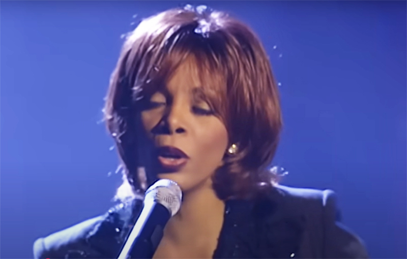 Donna Summer é a primeira do ranking de melhor música dançante (Imagem: YouTube/Reprodução)