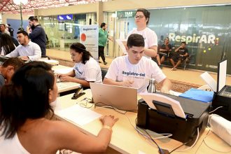 Participação no 'Registre-se!' rende certificado aos acadêmicos de Direito e horas no currículo (Foto: Chico Batata/TJAM)