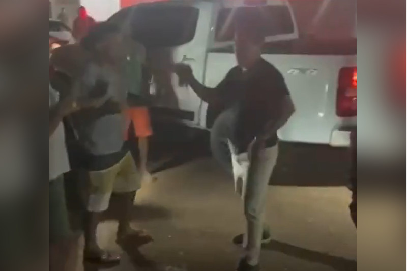 Tenente da PM sacou pistola e atirou para o alto após agredir mulher (Imagem: WhatsApp/Reprodução)
