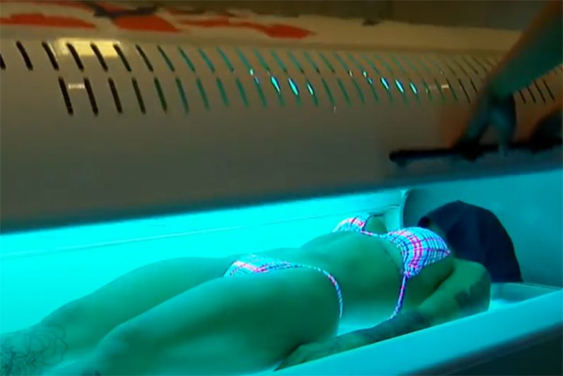 Fabricação e uso de lâmpadas de bronzeamento artificial estão proibidas no país