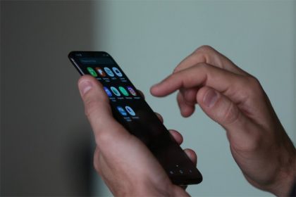 Governo combate roubo de celular com mensagens por WhatsApp (Foto: Tânia Rêgo/ABr)
