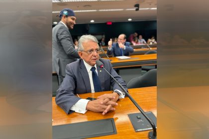 Deputado Pauderney Avelino promete que projeto não passa na Comissão de Finanças da Câmara (Foto: Assessoria/Divulgação)