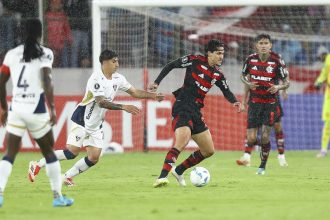 Pedro teve boa atuação, mas não levou perigo ao gol da LDU (Foto: Gilvan de Souza/Flamengo)