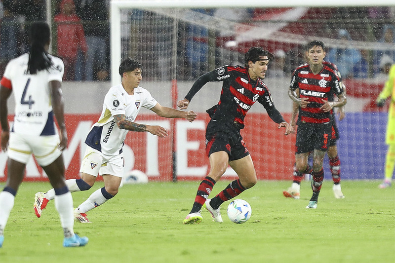 Pedro teve boa atuação, mas não levou perigo ao gol da LDU (Foto: Gilvan de Souza/Flamengo)