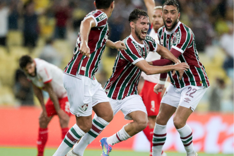 Martinelli (centro) marcou o gol da vitória do Fluminense (Foto: Marcelo Gonçalves/Fluminense F.C)